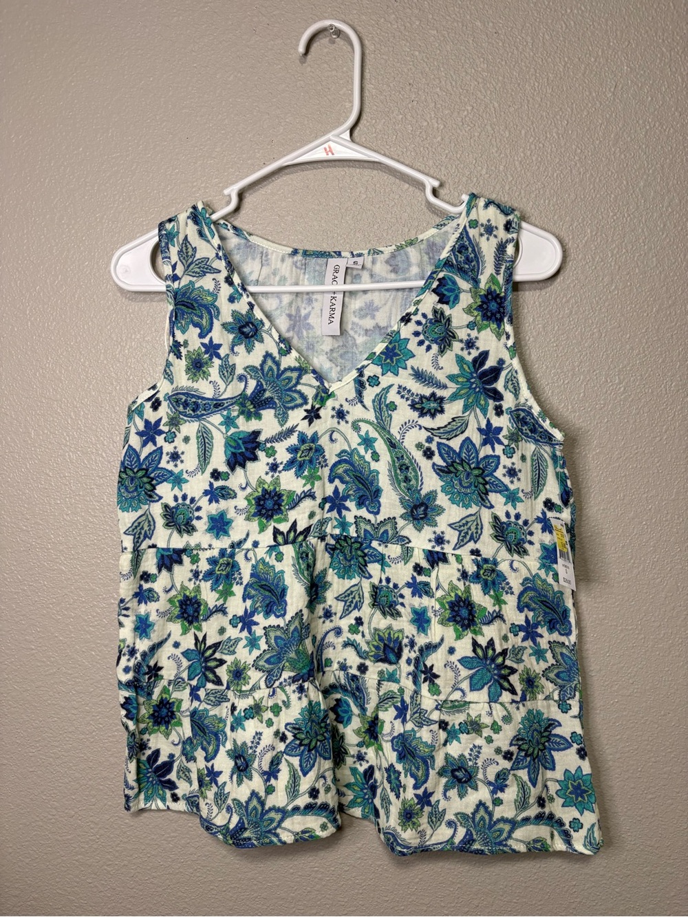 Grace + Karma Paisley Floral Sleeveless Blouse Blue Green White Size Small NWT